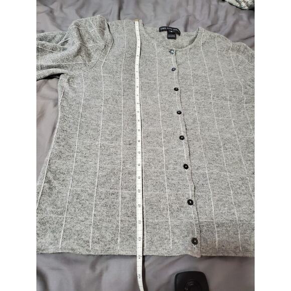 Saks Fifth Avenue Women’s Cardigan Sweater XL Gray 100% Cashmere Button Front - Picture 8 of 9